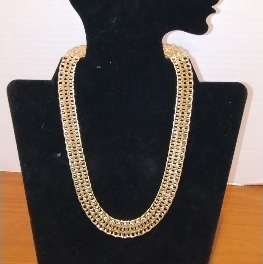 Vintage Monet Gold Plated Wide Necklace Choker Interlocking Chain 1960s 15 inch